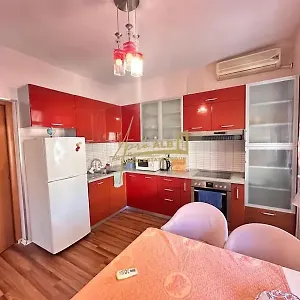 Apartment Cozyflat In The Middle Of, Tirana